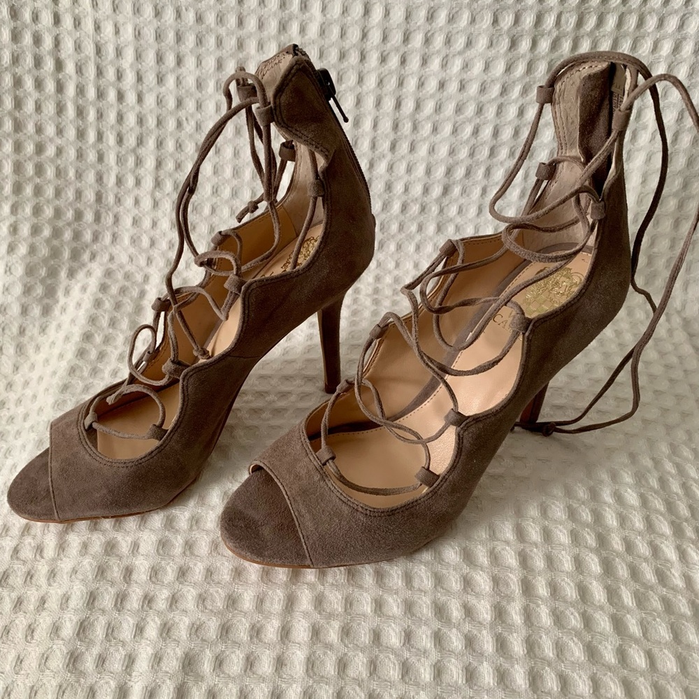 Vince Camuto Sandria Peep Toe Long Tie Ghillie Sandal Size 8 1/2